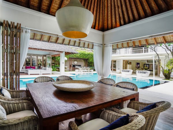 Villa Jajaliluna - Dining Area with Pool View